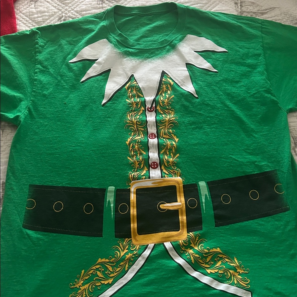 Men's XL Christmas T Shirt has been washed and hung to dry. See all pics... - Picture 2 of 7